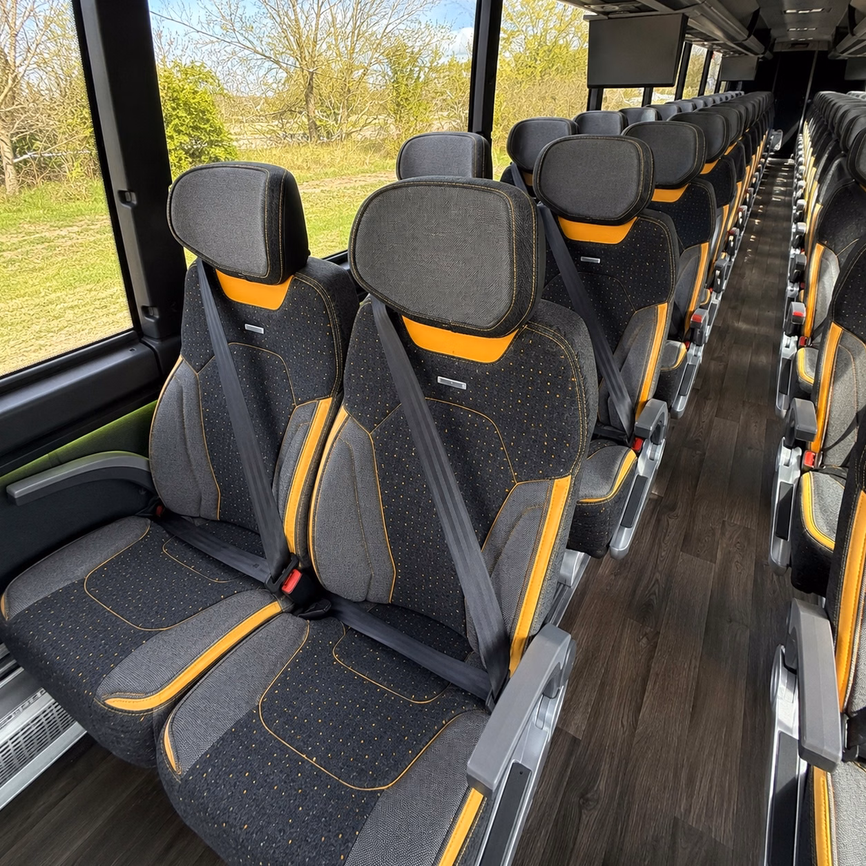 instant online bus rental quotes in knoxville
