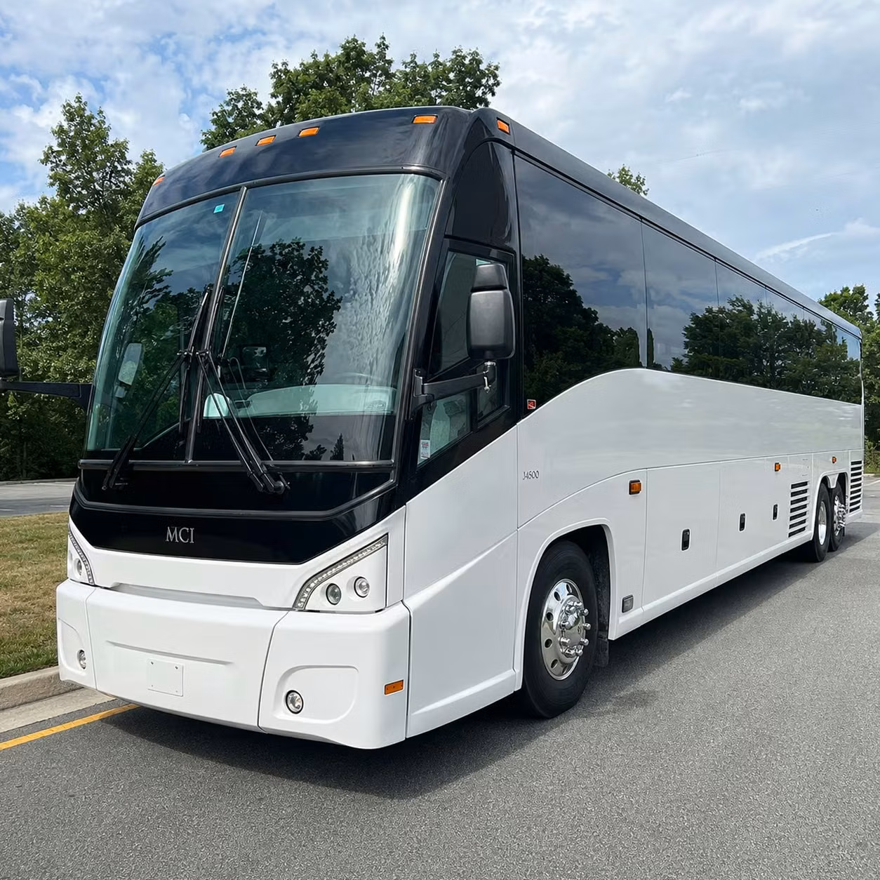 multi day charter bus rentals for knoxville sports teams and fan groups